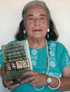 010 Gracia Molina de Pick with her new book “Mujeres en la Historia”.