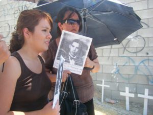 Scar 083 Las familias lloran la perdida de sus seres queridos.