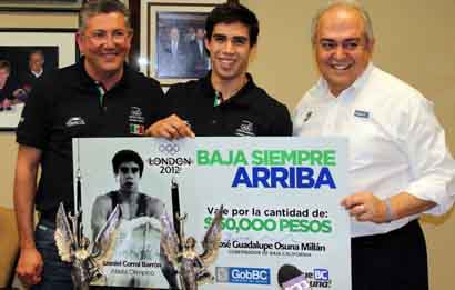 DANIEL CON GOBER15