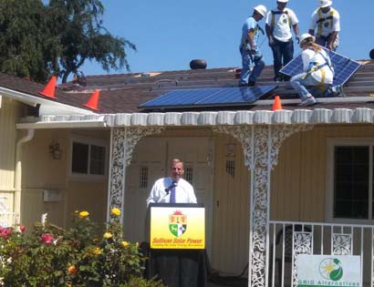 Mayor Bob Filner announces incenive program to help families install solor energy.