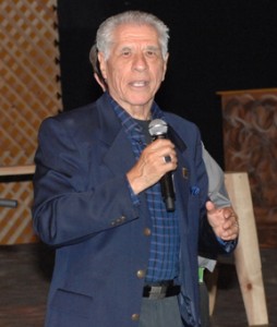 Founder and Artistic Director of Teatro Máscara Mágica, William Virchis.