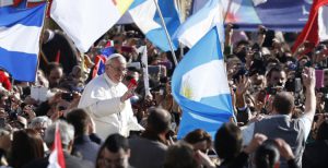 Pope Francis has a rather informal manner, “walking up to crowds, shaking hands with surprised bystanders in the street, [and] mixing his formal speeches with off-the-cuff remarks,” journalist Frances D’Emilio has noted. CNS photo/Paul Haring