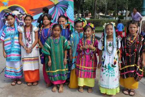 Grupo de niñas de Ensenada participando en Identidades en Tránsito