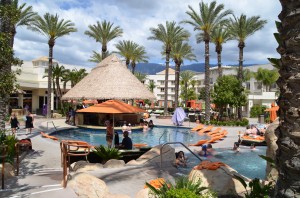 Harrah's Resort ofrece una atractiva piscina para disfrutar durante los meses de verano.