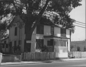 The San Ysidro Hotel was first established in 1910 by a man named George Beecher. The hotel became the location where William Smythe auctioned off land for his utopian Little Landers. The 300 colonists who lived here began to call the town “San Ysidro” after the patron saint of farmers. Photo Courtesy of Friends of San Ysidro.