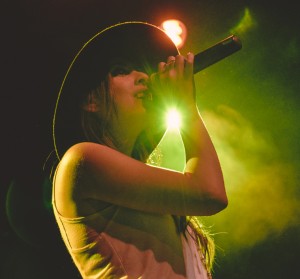 La cantante venezolana Mariana Vega durante su presentación en San Francisco el pasado viernes 24 de julio. Photo credit: Tudor Stanley