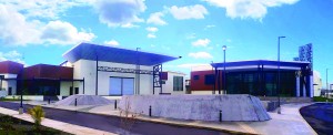 fachada de los Edificios que albergan las instalaciones  del CEART Playas de Rosarito