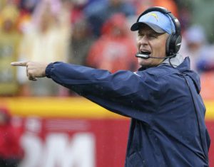 El entrenador de los Chargers cumplirá su tercera temporada consecutiva sin poder llevar al equipo de San Diego a los playoffs.